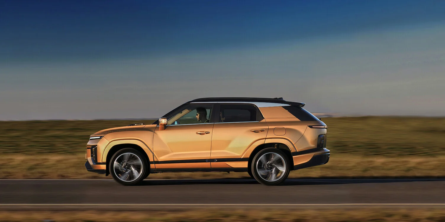 mercedes suv revealed